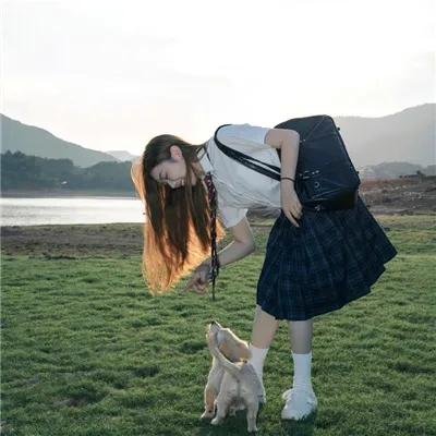 三小一家人